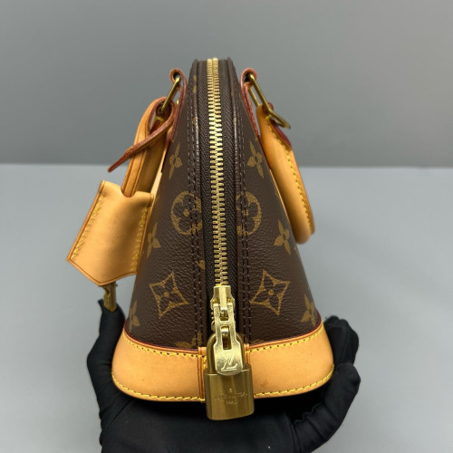 Louis Vuitton Alma BB Monogram Brown