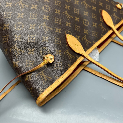 Louis Vuitton Neverfull MM Monogram Brown
