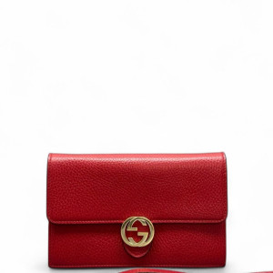 Gucci Interlocking G Chain Wallet Calfskin Red