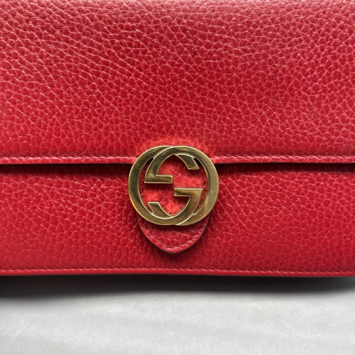 Gucci Interlocking G Chain Wallet Calfskin Red