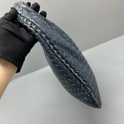 Bottega Veneta Medium Veneta Hobo Calfskin Intrecciato Dark Blue