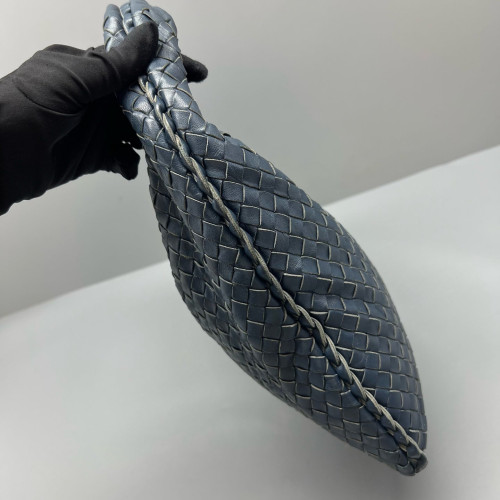 Bottega Veneta Medium Veneta Hobo Calfskin Intrecciato Dark Blue