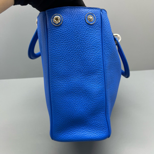 Dior Medium Diorissimo Tote Grained Calfskin Blue