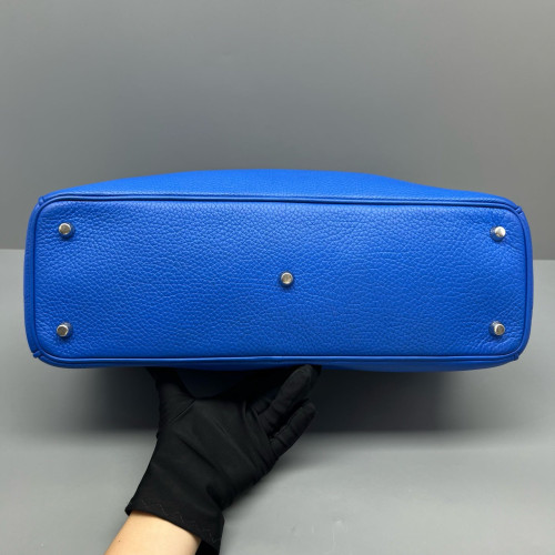 Dior Medium Diorissimo Tote Grained Calfskin Blue