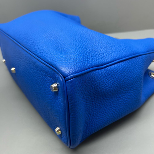 Dior Medium Diorissimo Tote Grained Calfskin Blue