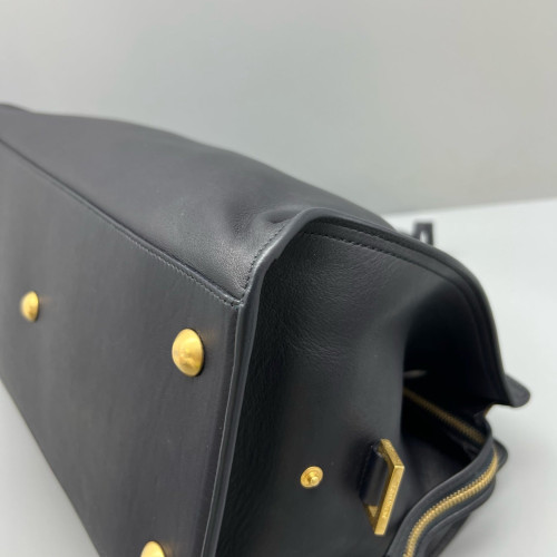 Yves Saint Laurent Medium Cabas Chyc Calfskin Black