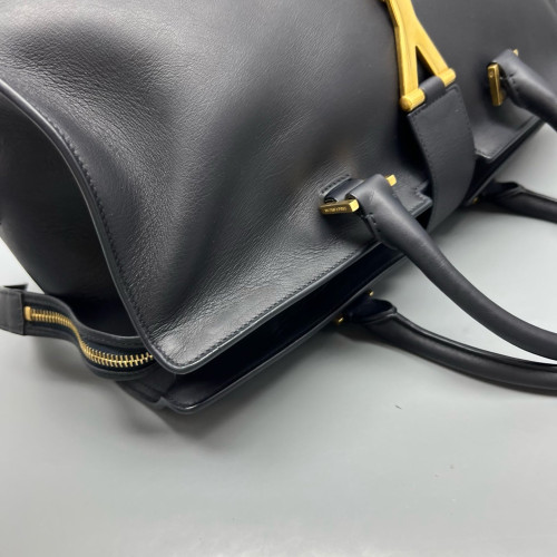Yves Saint Laurent Medium Cabas Chyc Calfskin Black