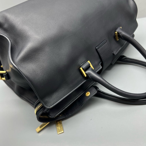 Yves Saint Laurent Medium Cabas Chyc Calfskin Black