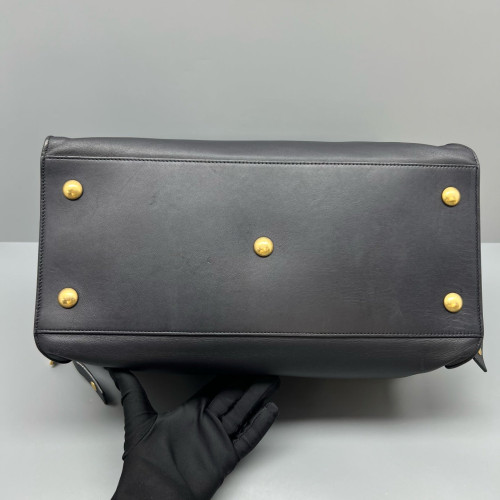 Yves Saint Laurent Medium Cabas Chyc Calfskin Black