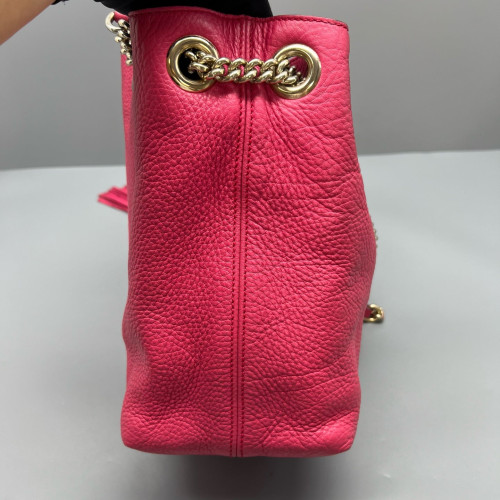 Gucci Medium Soho Shoulder Bag Calfskin Fuchsia
