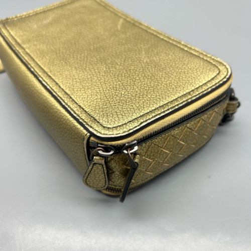 Bottega Veneta Camera Case Grained Calfskin Lambskin Intrecciato Nappa Gold Bottega Veneta Camera Case Grained Calfskin Lambskin Intrecciato Nappa Gold