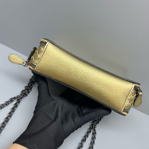 Bottega Veneta Camera Case Grained Calfskin Lambskin Intrecciato Nappa Gold Bottega Veneta Camera Case Grained Calfskin Lambskin Intrecciato Nappa Gold
