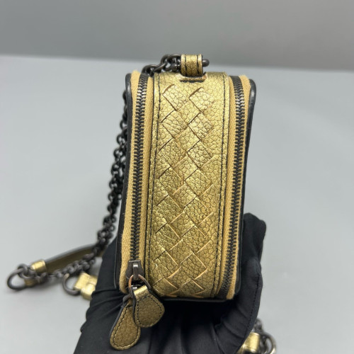 Bottega Veneta Camera Case Grained Calfskin Lambskin Intrecciato Nappa Gold Bottega Veneta Camera Case Grained Calfskin Lambskin Intrecciato Nappa Gold