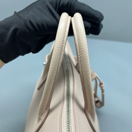 Yves Saint Laurent Baby Sac De Jour Grained Calfskin Nude Pink Yves Saint Laurent Baby Sac De Jour Grained Calfskin Nude Pink