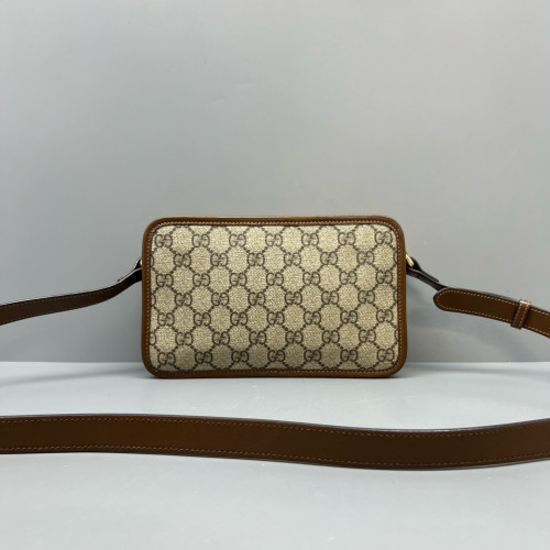 Gucci Camera Case GG Supreme Monogram Brown
