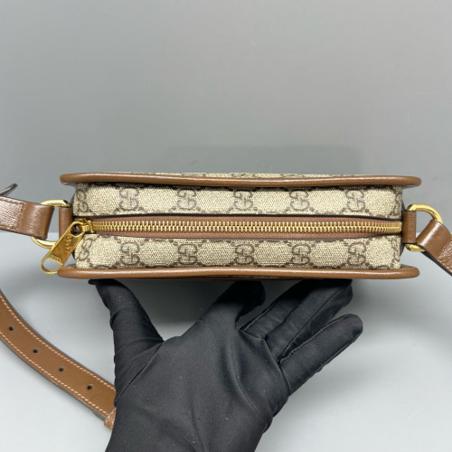 Gucci Camera Case GG Supreme Monogram Brown