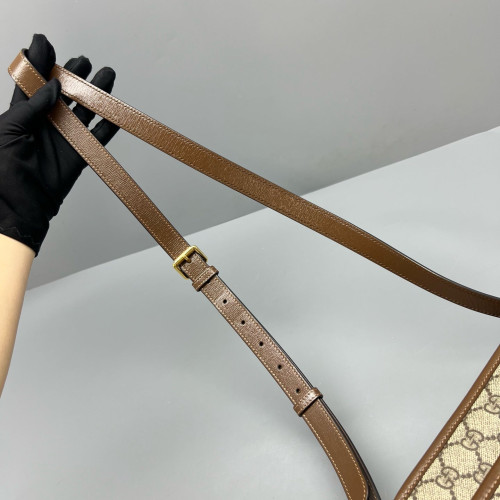 Gucci Camera Case GG Supreme Monogram Brown