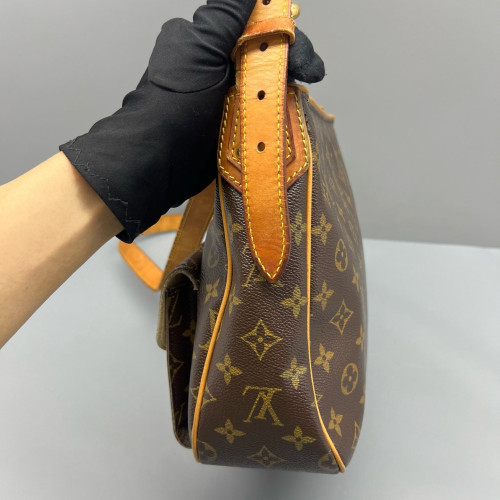 Louis Vuitton Hudson GM Monogram Brown