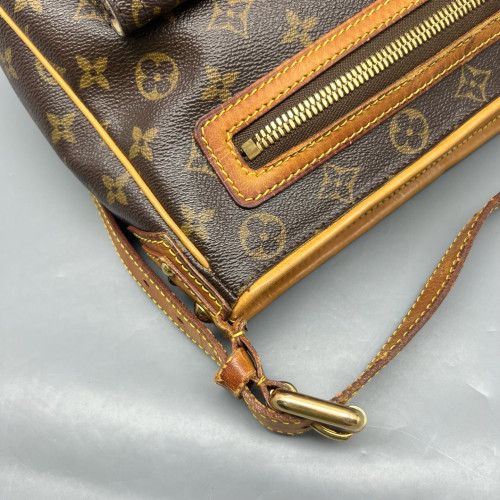 Louis Vuitton Hudson GM Monogram Brown