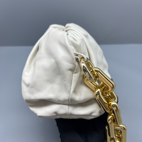 Bottega Veneta The Pouch Chain Nappa White Bottega Veneta The Pouch Chain Nappa White