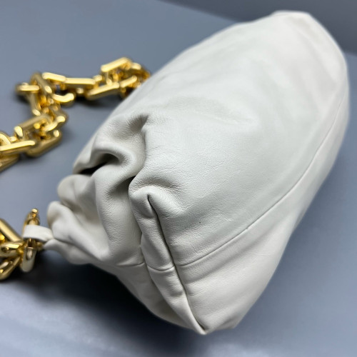 Bottega Veneta The Pouch Chain Nappa White Bottega Veneta The Pouch Chain Nappa White