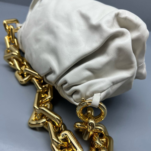 Bottega Veneta The Pouch Chain Nappa White Bottega Veneta The Pouch Chain Nappa White