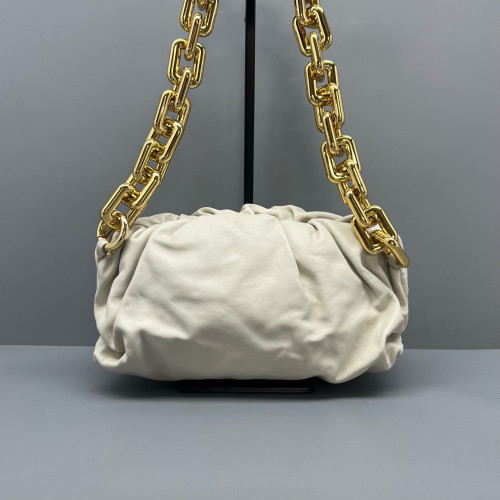 Bottega Veneta The Pouch Chain Nappa White Bottega Veneta The Pouch Chain Nappa White