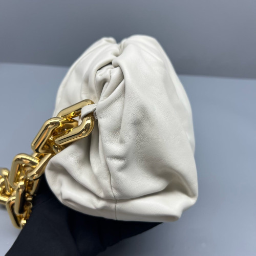 Bottega Veneta The Pouch Chain Nappa White Bottega Veneta The Pouch Chain Nappa White