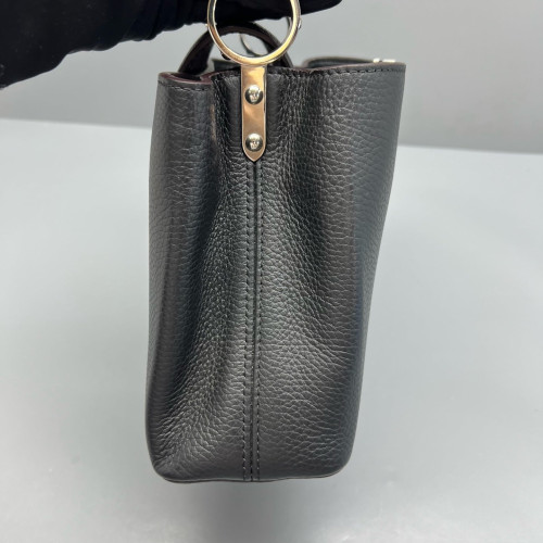 Louis Vuitton Capucines BB Taiga Black