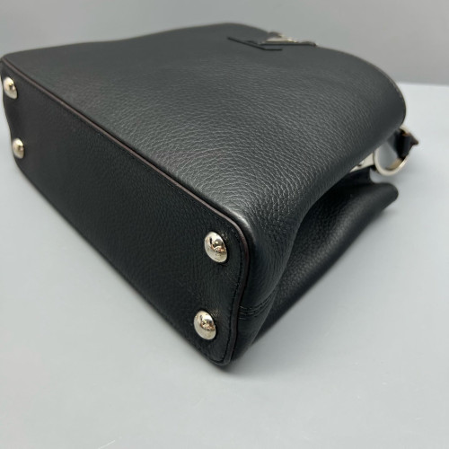 Louis Vuitton Capucines BB Taiga Black