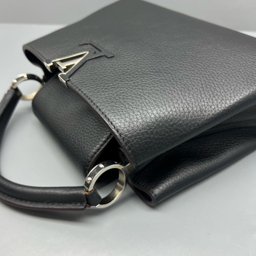 Louis Vuitton Capucines BB Taiga Black