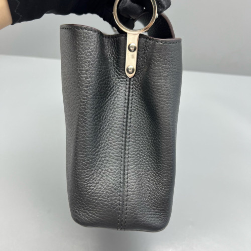 Louis Vuitton Capucines BB Taiga Black
