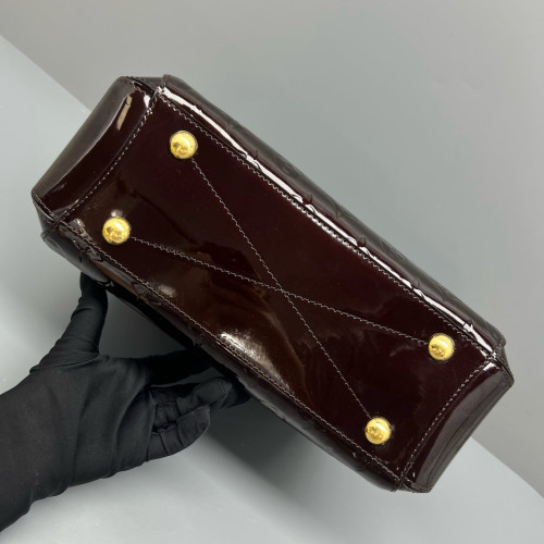 Louis Vuitton Montaigne BB Vernis Amarante