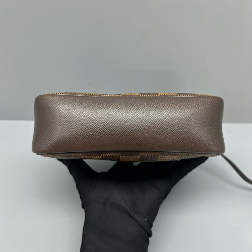 Louis Vuitton Trousse Make Up Bag Pochette Damier Ebene Brown Louis Vuitton Trousse Make Up Bag Pochette Damier Ebene Brown