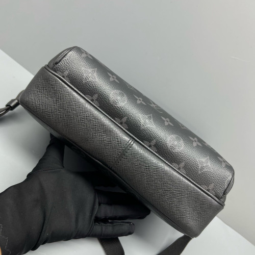 Louis Vuitton Outdoor Messenger GM Monogram Eclipse Black