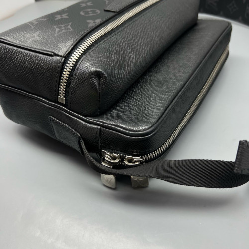 Louis Vuitton Outdoor Messenger GM Monogram Eclipse Black