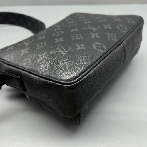 Louis Vuitton Outdoor Messenger GM Monogram Eclipse Black