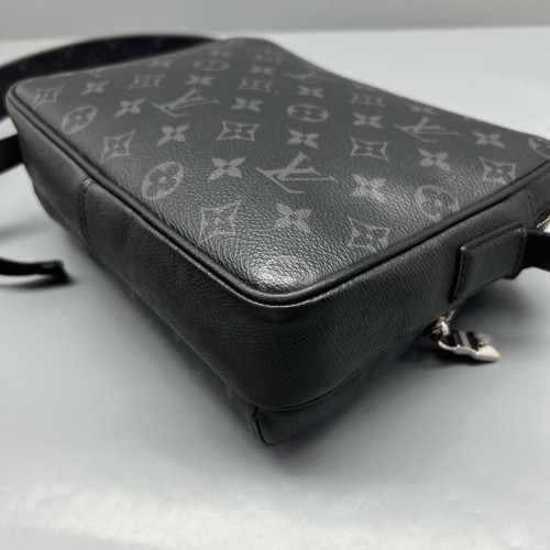 Louis Vuitton Outdoor Messenger GM Monogram Eclipse Black