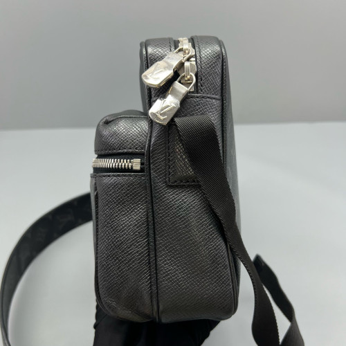 Louis Vuitton Outdoor Messenger GM Monogram Eclipse Black