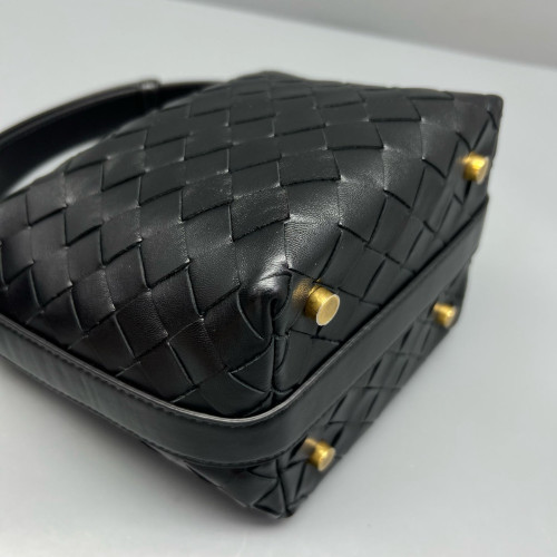 Bottega Veneta Mini Wallace Calfskin Intrecciato Black Bottega Veneta Mini Wallace Calfskin Intrecciato Black