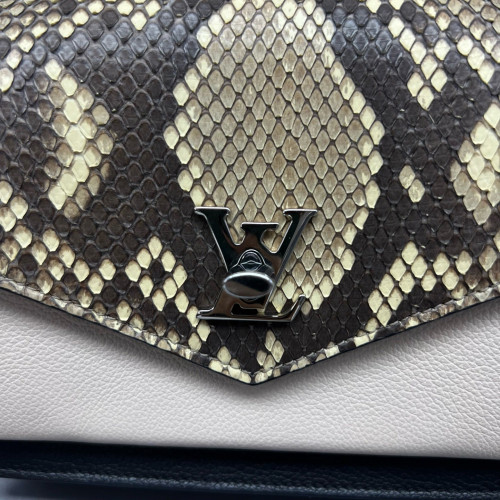 Louis Vuitton Wallet On Chain WOC Snakeskin Calfskin Black White Louis Vuitton Wallet On Chain WOC Snakeskin Calfskin Black White