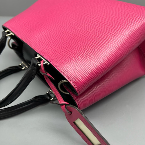 Louis Vuitton Kleber PM Epi Magenta Louis Vuitton Kleber PM Epi Magenta