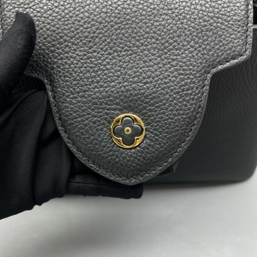 Louis Vuitton Capucines PM Calfskin Black