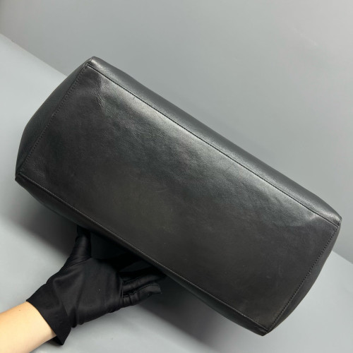 Balenciaga Tote Bag Calfskin Black