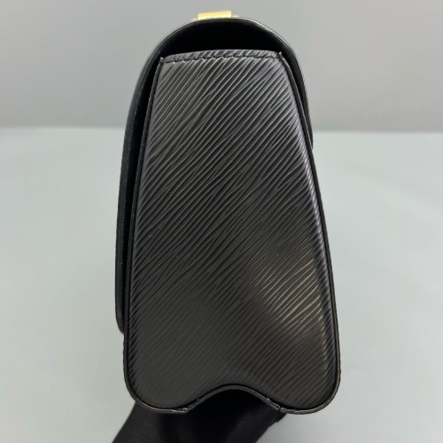 Louis Vuitton Twist PM Calfskin Black Louis Vuitton Twist PM Calfskin Black