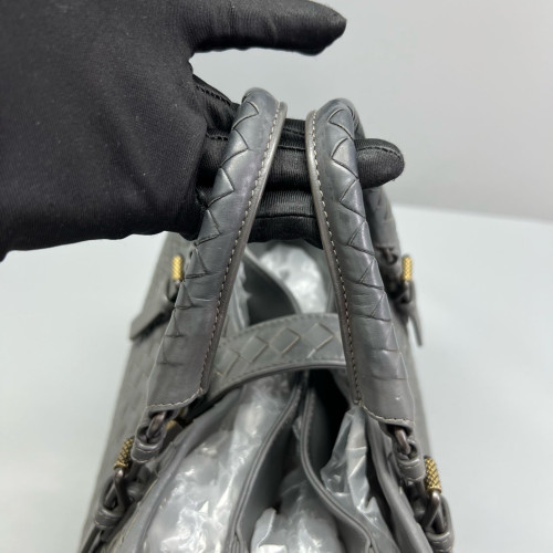 Bottega Veneta Medium Roma Tote Bag Calfskin Intrecciato Grey Bottega Veneta Medium Roma Tote Bag Calfskin Intrecciato Grey