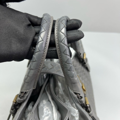 Bottega Veneta Medium Roma Tote Bag Calfskin Intrecciato Grey Bottega Veneta Medium Roma Tote Bag Calfskin Intrecciato Grey