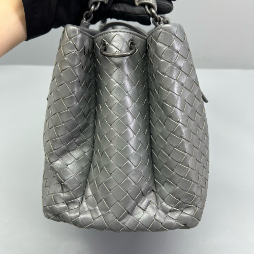 Bottega Veneta Medium Roma Tote Bag Calfskin Intrecciato Grey Bottega Veneta Medium Roma Tote Bag Calfskin Intrecciato Grey