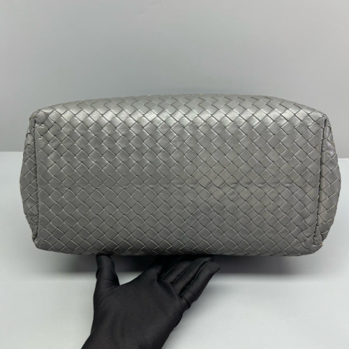 Bottega Veneta Medium Roma Tote Bag Calfskin Intrecciato Grey Bottega Veneta Medium Roma Tote Bag Calfskin Intrecciato Grey