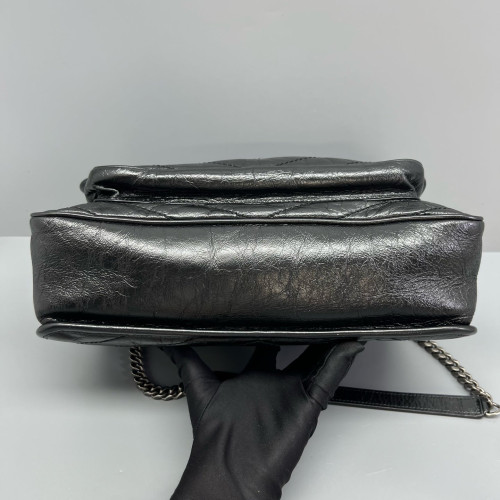 Yves Saint Laurent Medium Niki Chain Pull Up Leather Black